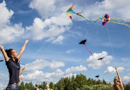 kite 2173917 640 – Birthdays, Events, Live Character Interaction, Tips back to nature, Birthday, brain chemicals, Emotional Well-being, Laughter, medicine, Meditation, Mental Health